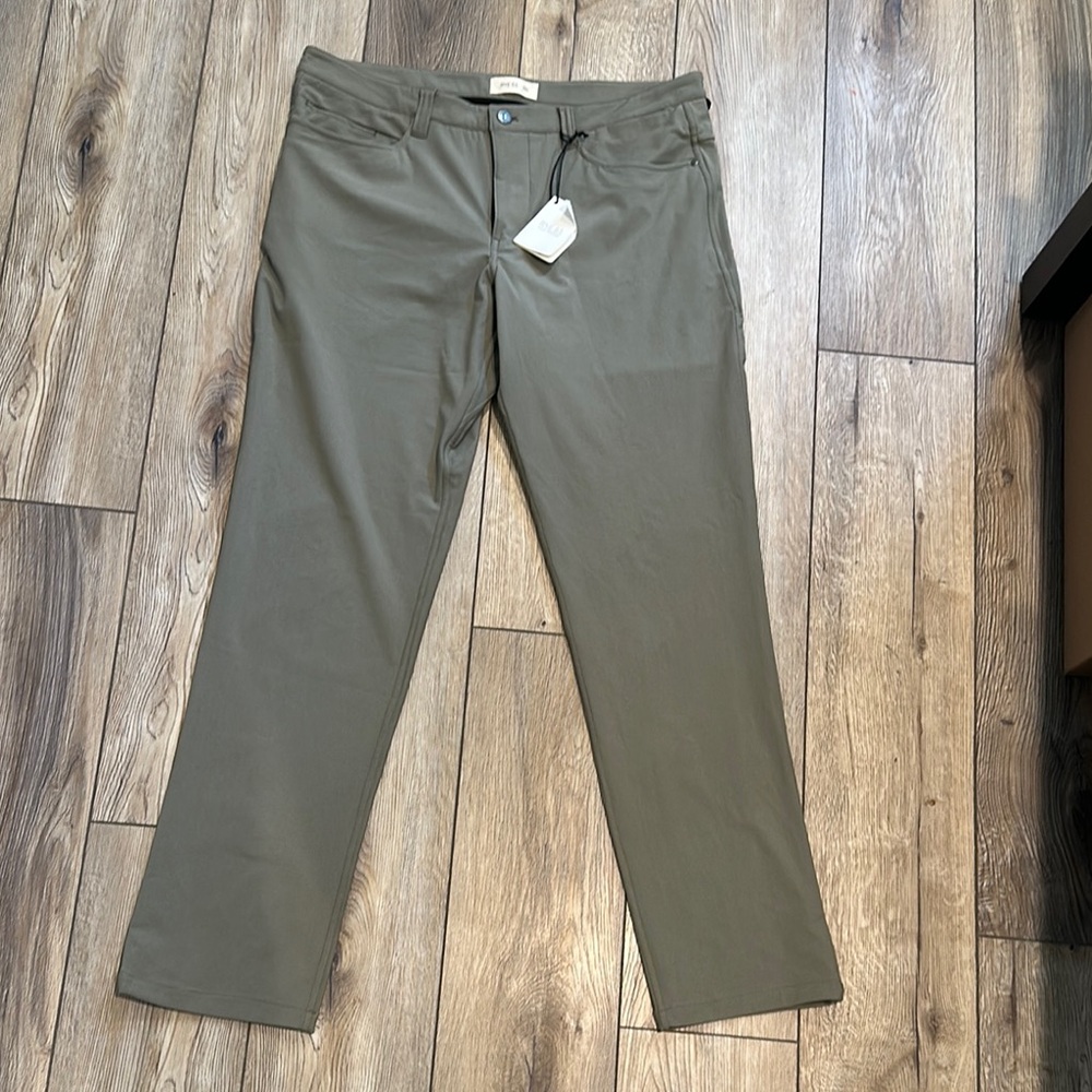 NWT Rye 51 The Voyager